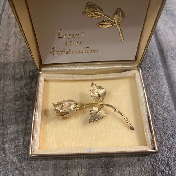 Vintage Giovanni by Longcraft “ Legend of the Christmas Rose”. Gold tone Rose - Picture 5 of 5